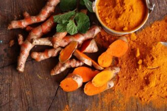 5 ways using turmeric can help you get glowing skin