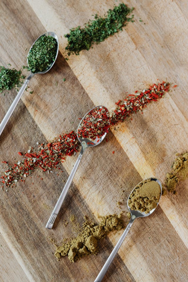 12 Health Benefits of Common Herbs and Spices You Did Not Know