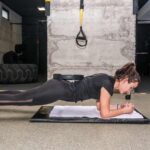 Want a stronger core? Try weighted planks to burn more fat and build muscles
