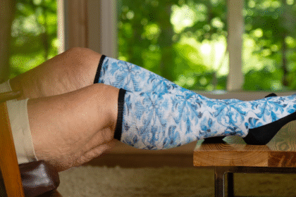Summer Adventures Made Easy: How EasyStretch™ Socks Keep You Comfortable on the Go